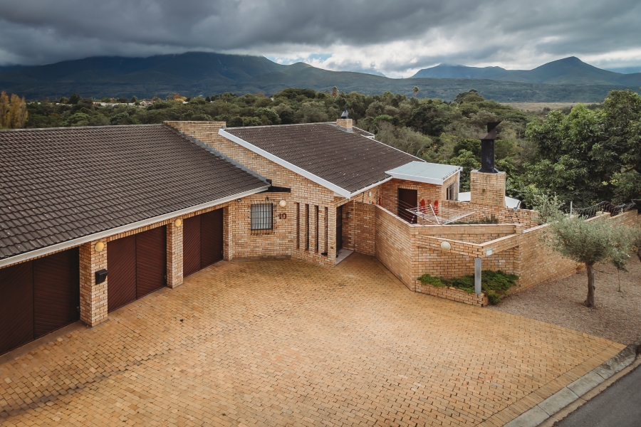 4 Bedroom Property for Sale in Bergsig Western Cape